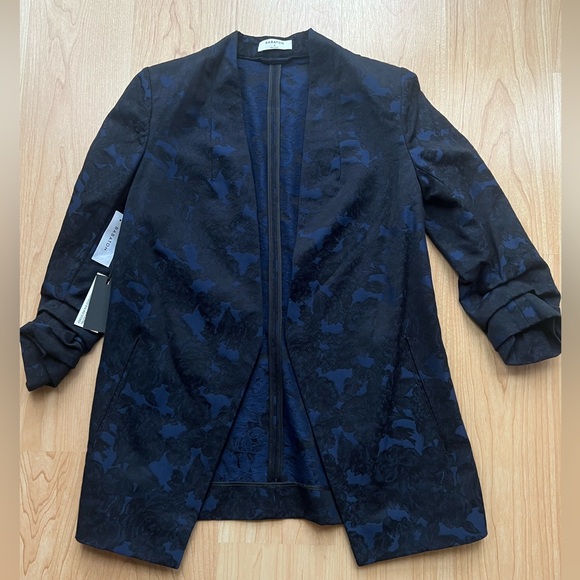 Babaton Jackets & Blazers - Babaton Jacket/Blazer brand new size 2